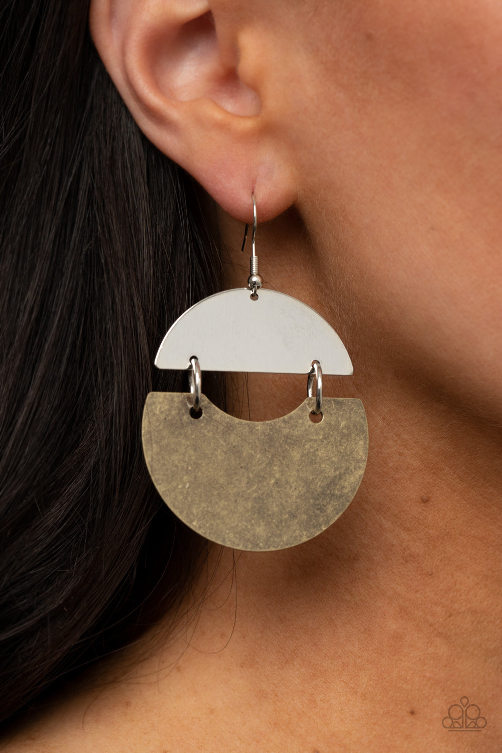 Paparazzi Earring ~ Watching The Sunrise - Brass