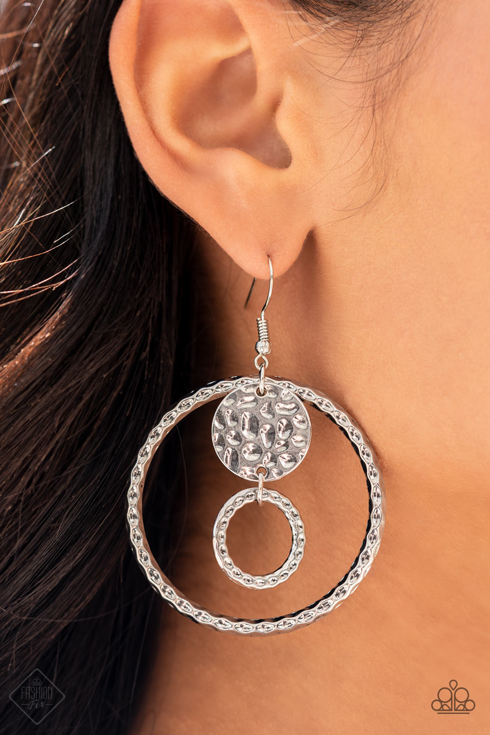 Aug 2020 Paparazzi Fashion Fix Earrings Earring: "Mojave Metal Art - Silver" (P5BA-SVXX-163JB) 