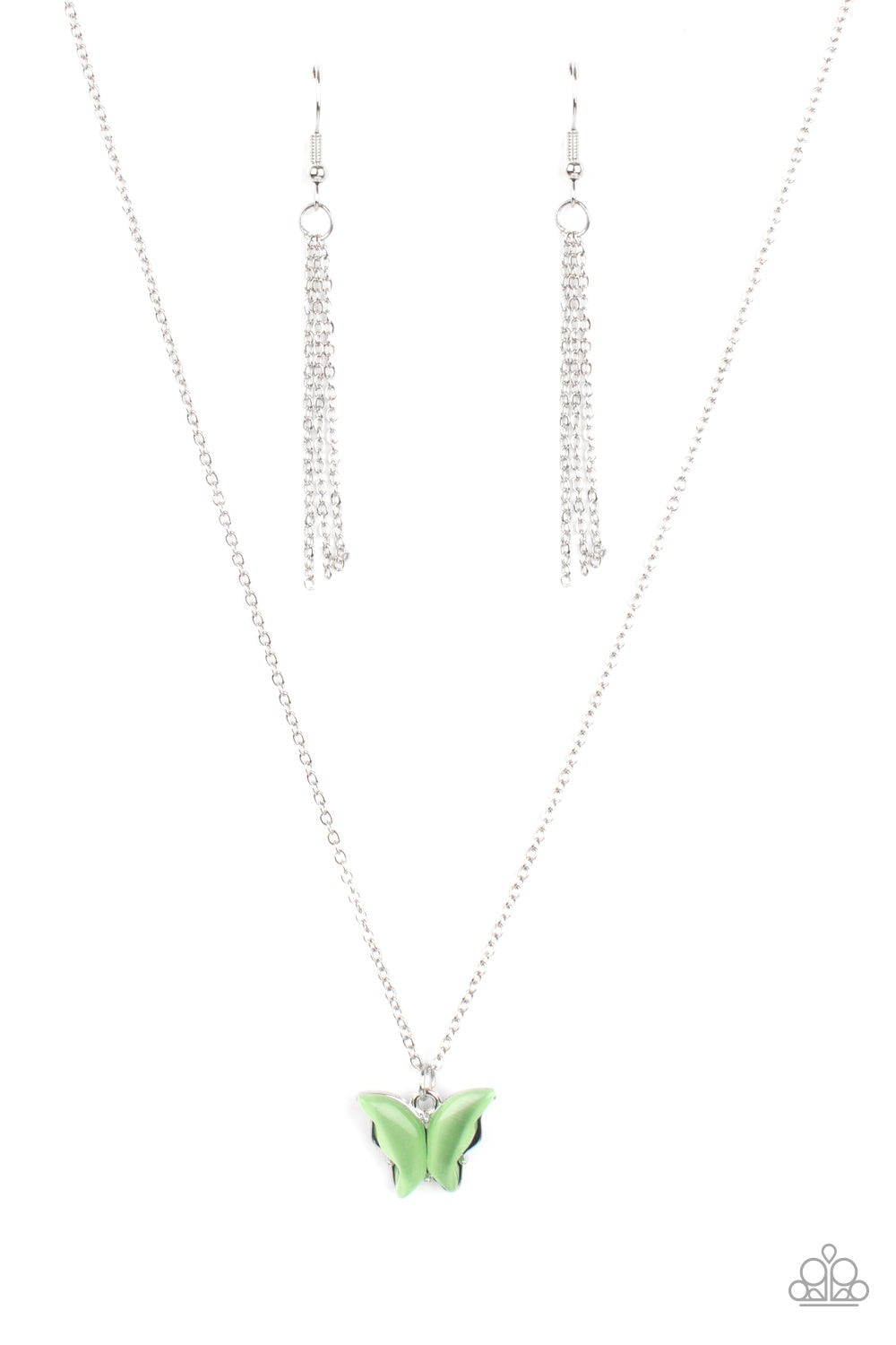 Butterfly Prairies Green Necklace Paparazzi Accessories 5$ Jewelry. #P2WH-GRXX-376XX 