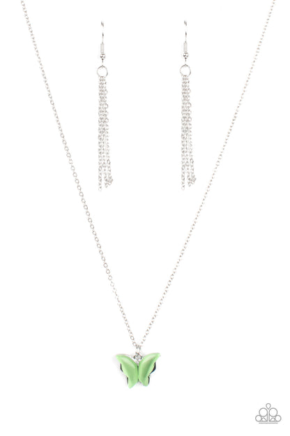 Butterfly Prairies Green Necklace Paparazzi Accessories 5$ Jewelry. #P2WH-GRXX-376XX 