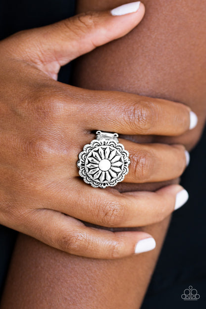 Daringly Daisy White Floral Ring Paparazzi Accessories. Subscribe & Save. #P4WH-WTXX-111XX