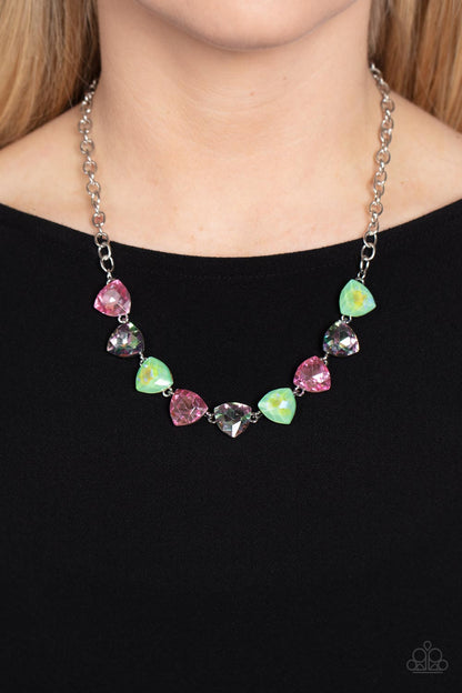 Dreamy Drama Green Iridescent Necklace Paparazzi $5 Jewelry. Get Free Shipping. Spring Green