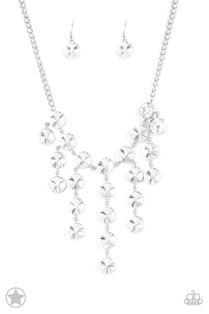 Spotlight Stunner White Necklace Paparazzi Accessories Blockbuster Necklace. Free Shipping. 