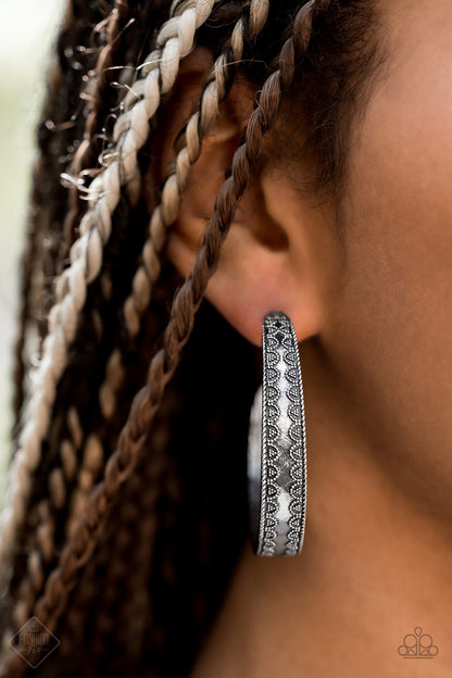 Paparazzi Fashion Fix Earring: "Textured Treasure" (P5HO-SVXX-171OR)